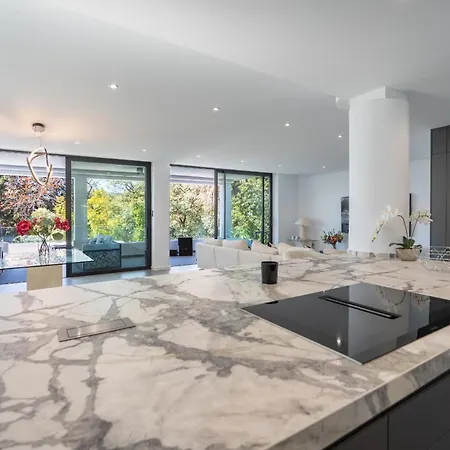 Karma -elegant With Pool, Garden & Mul Villa