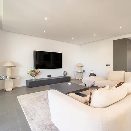 Karma -elegant With Pool, Garden & Mul Estepona