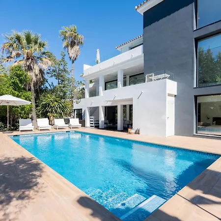 Karma -elegant With Pool, Garden & Mul Villa