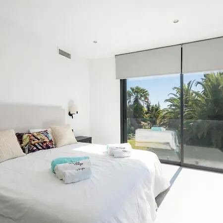 Villa Karma -elegant With Pool, Garden & Mul Estepona