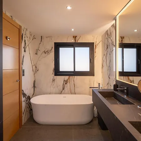 Karma -elegant With Pool, Garden & Mul * Estepona
