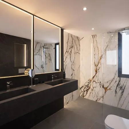 Villa Karma -elegant With Pool, Garden & Mul *