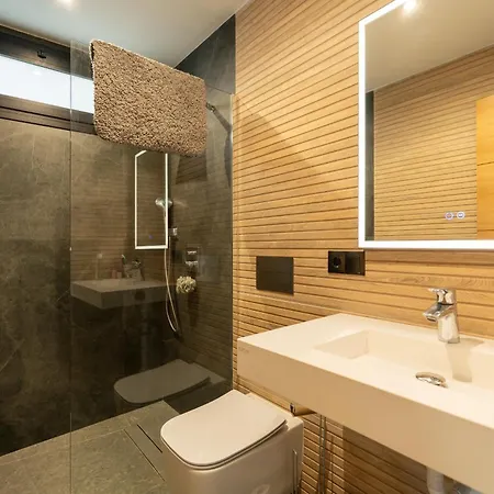 Karma -elegant With Pool, Garden & Mul Villa *