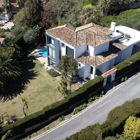 Karma -elegant With Pool, Garden & Mul Villa Estepona